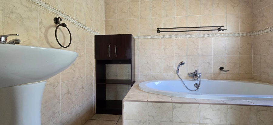 2 Bedroom Property for Sale in Flamwood North West